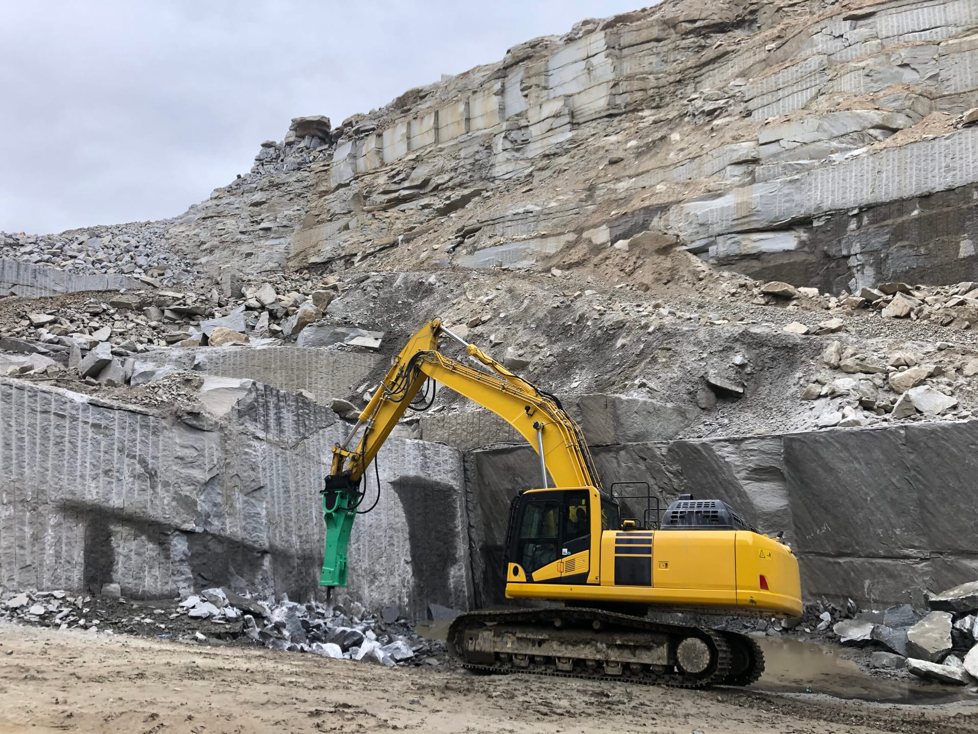 Montabert V2500 in action